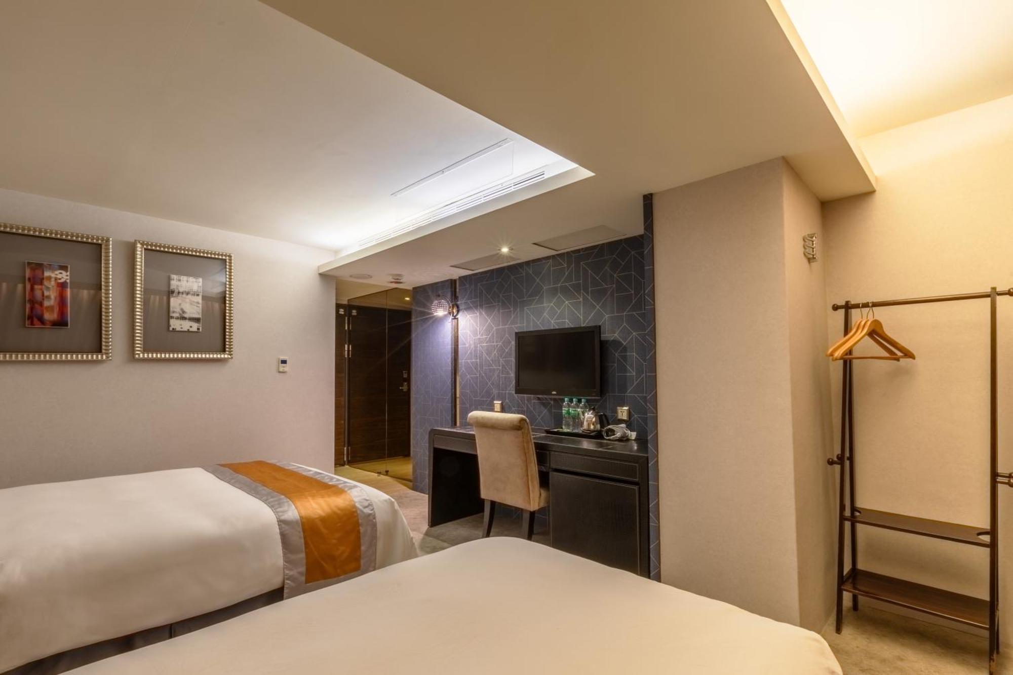 Ren Mei Fashion Hotel Đài Trung Phòng bức ảnh