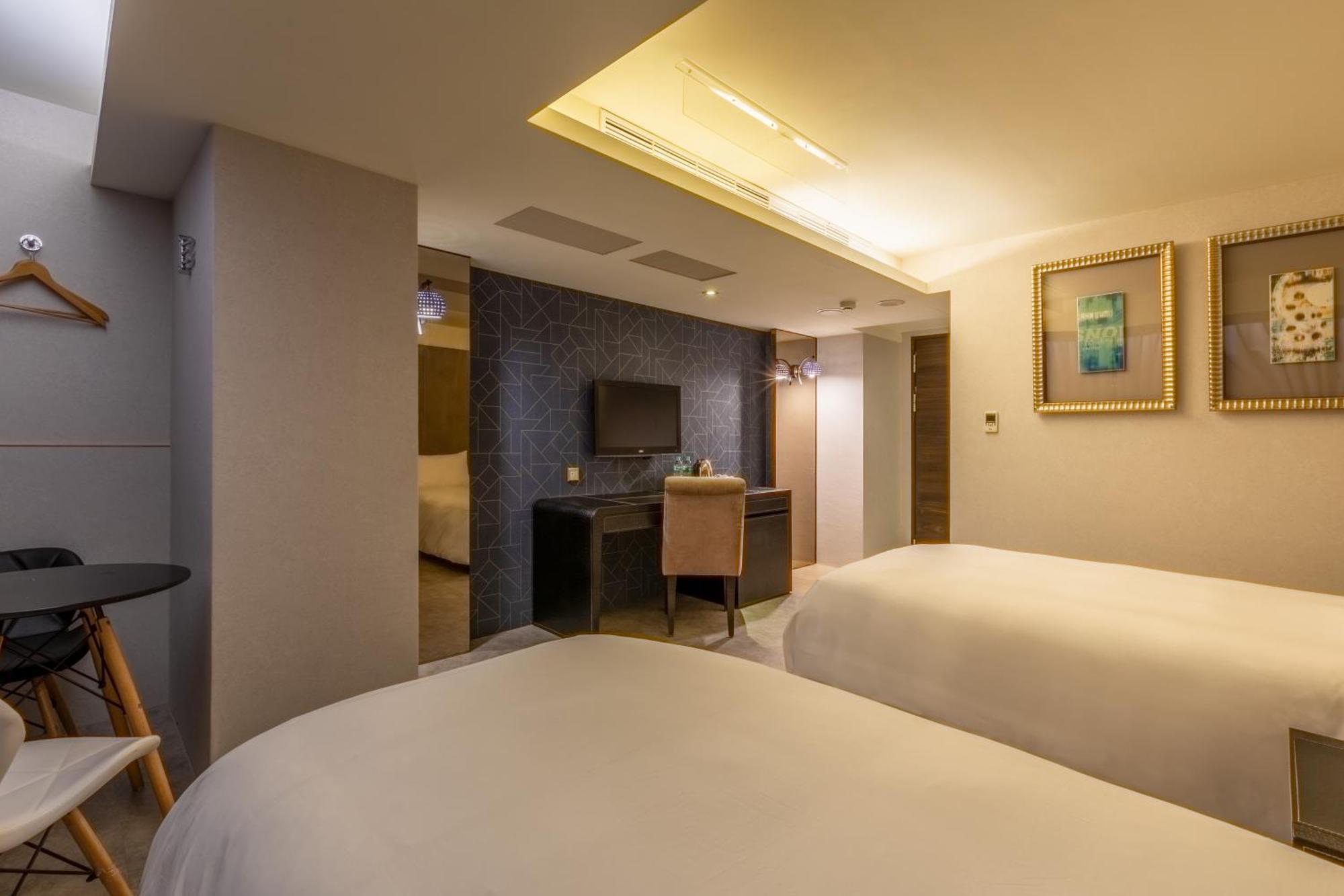 Ren Mei Fashion Hotel Đài Trung Phòng bức ảnh