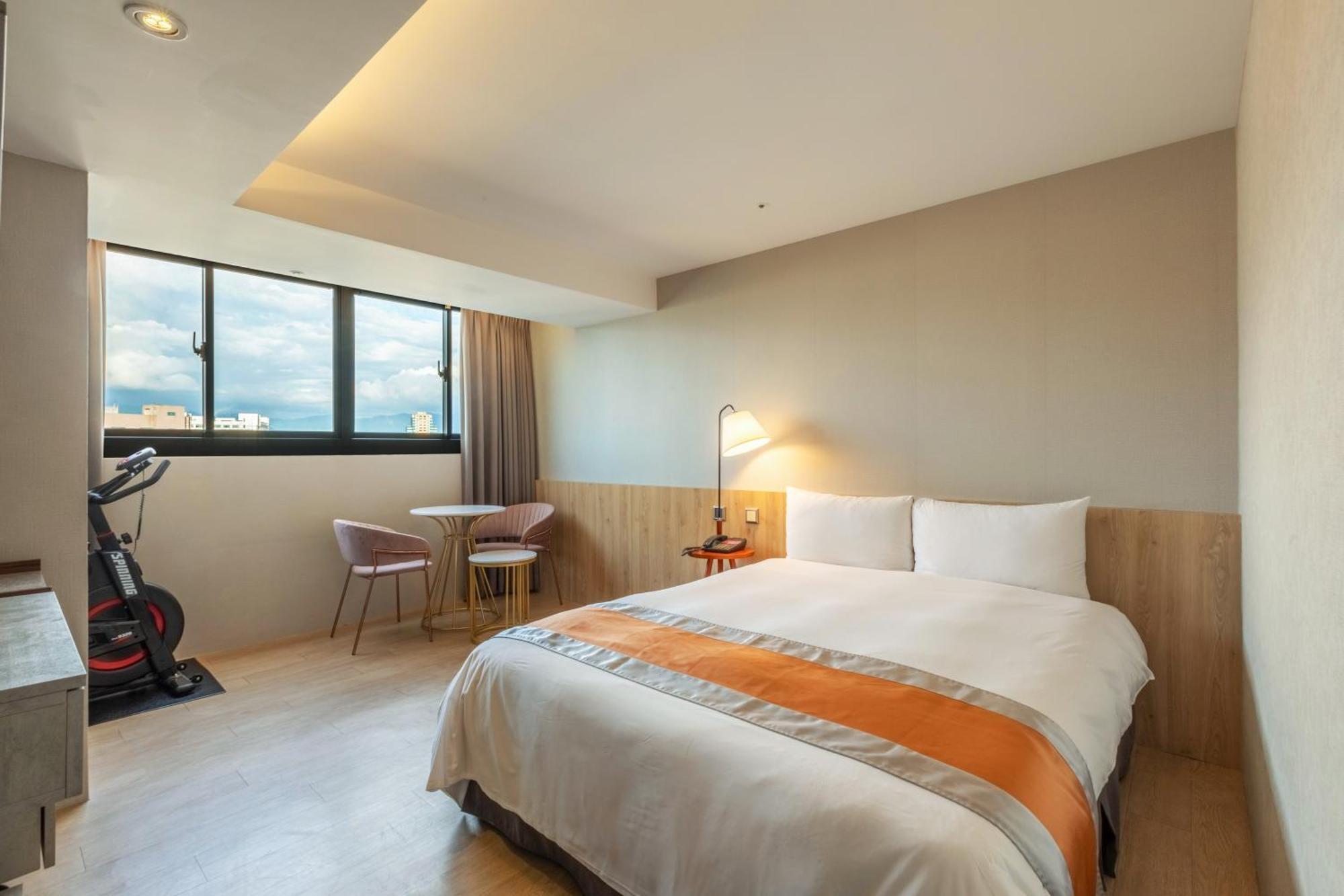 Ren Mei Fashion Hotel Đài Trung Ngoại thất bức ảnh