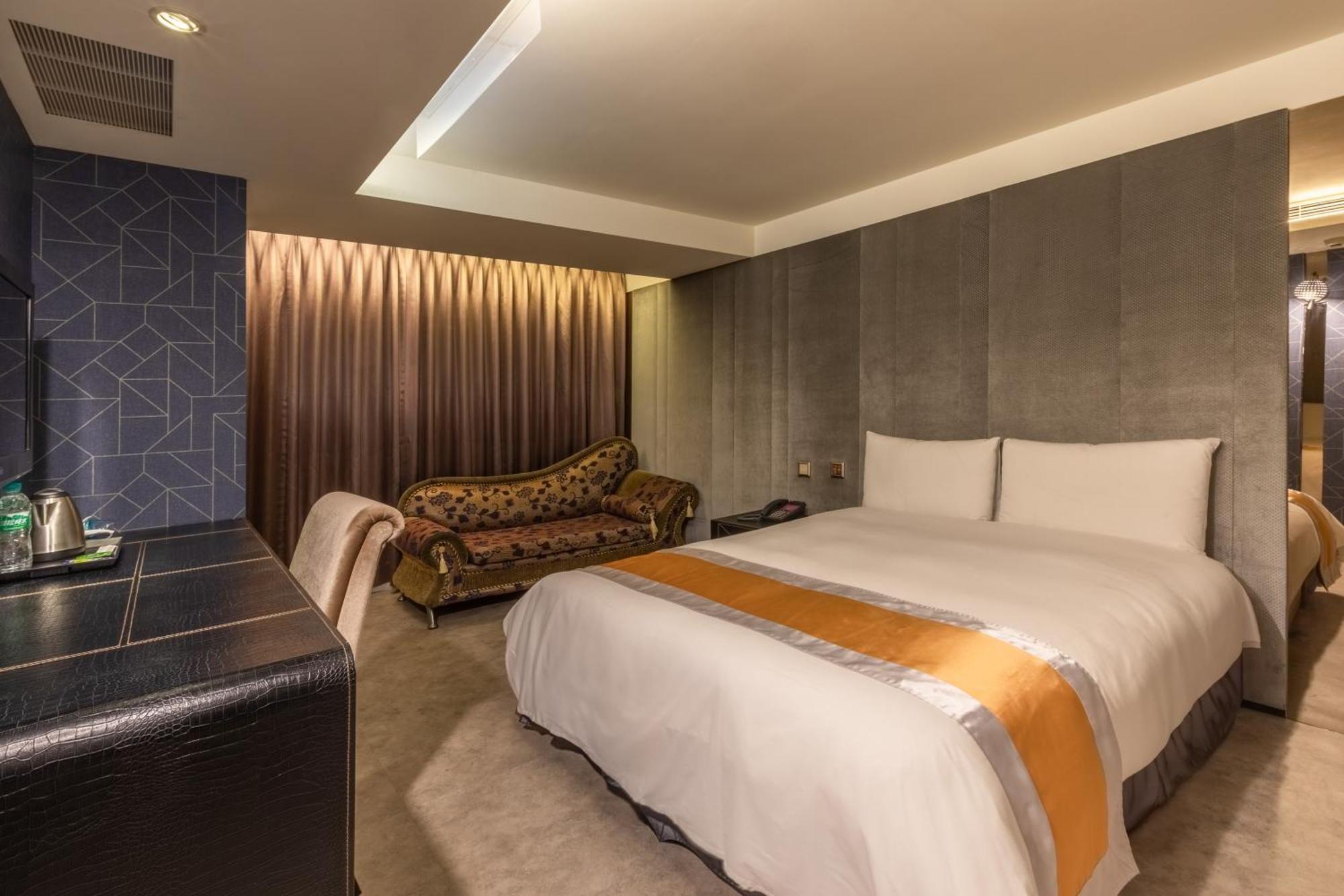 Ren Mei Fashion Hotel Đài Trung Ngoại thất bức ảnh