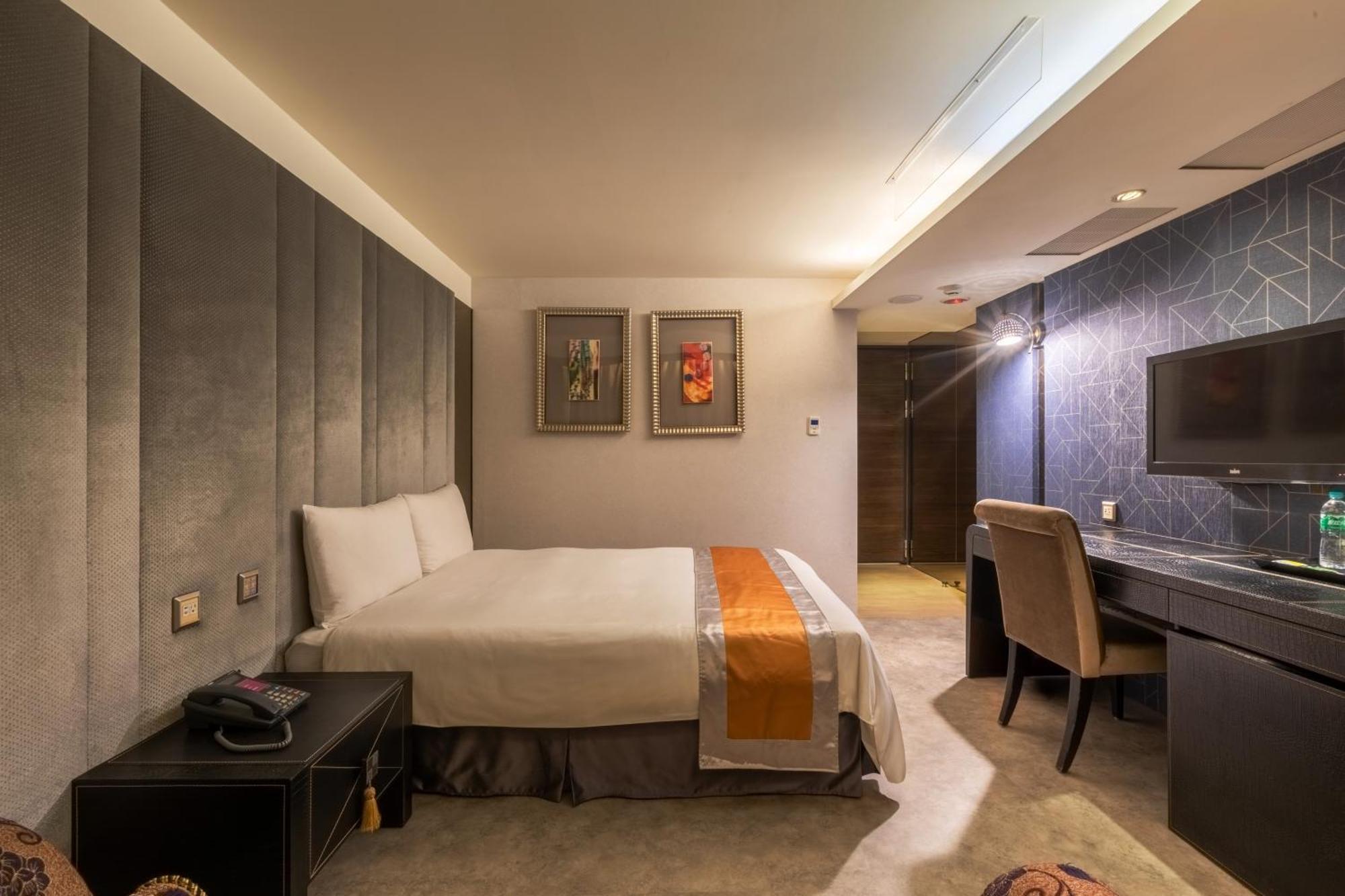 Ren Mei Fashion Hotel Đài Trung Ngoại thất bức ảnh