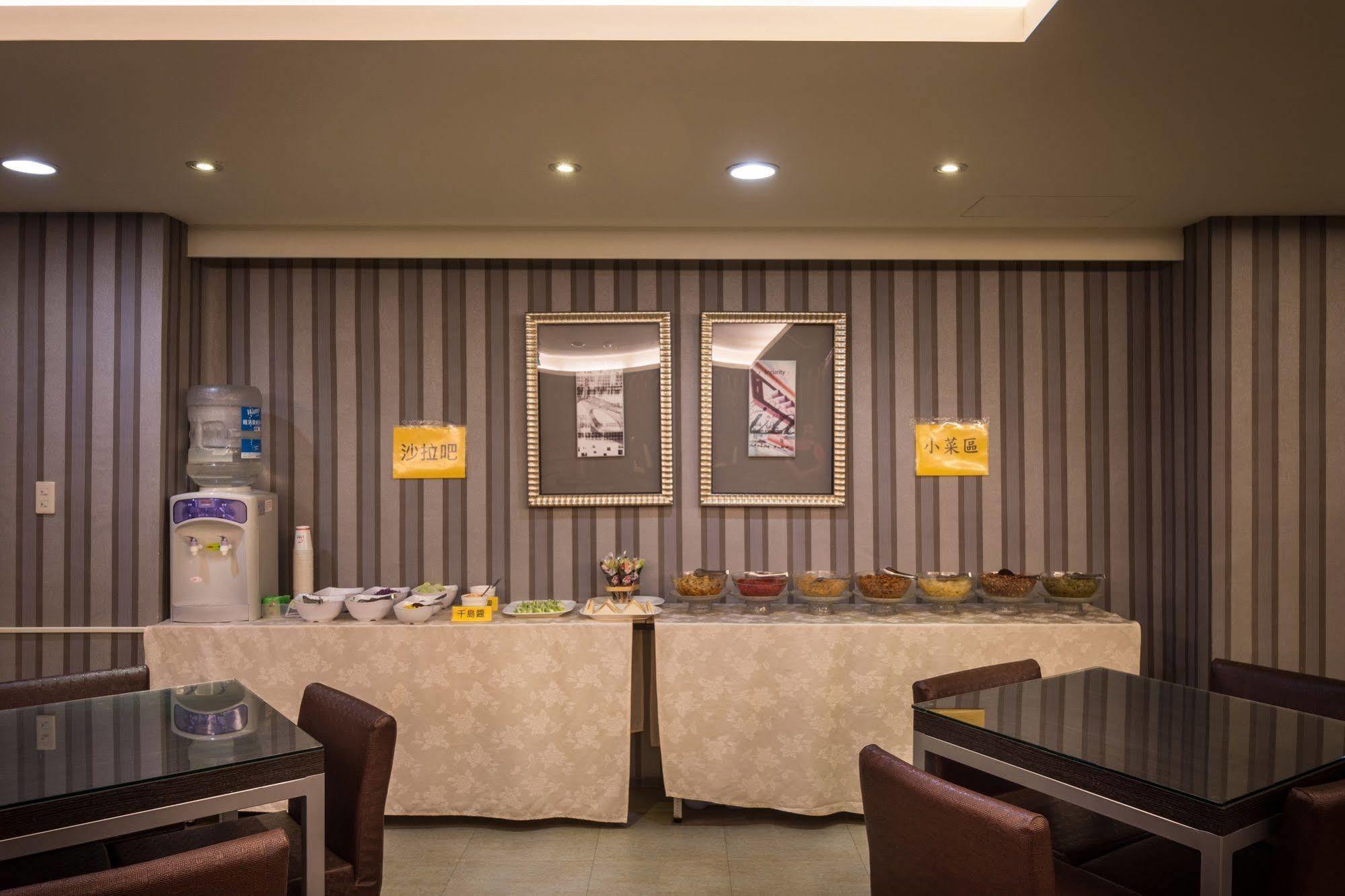 Ren Mei Fashion Hotel Đài Trung Ngoại thất bức ảnh